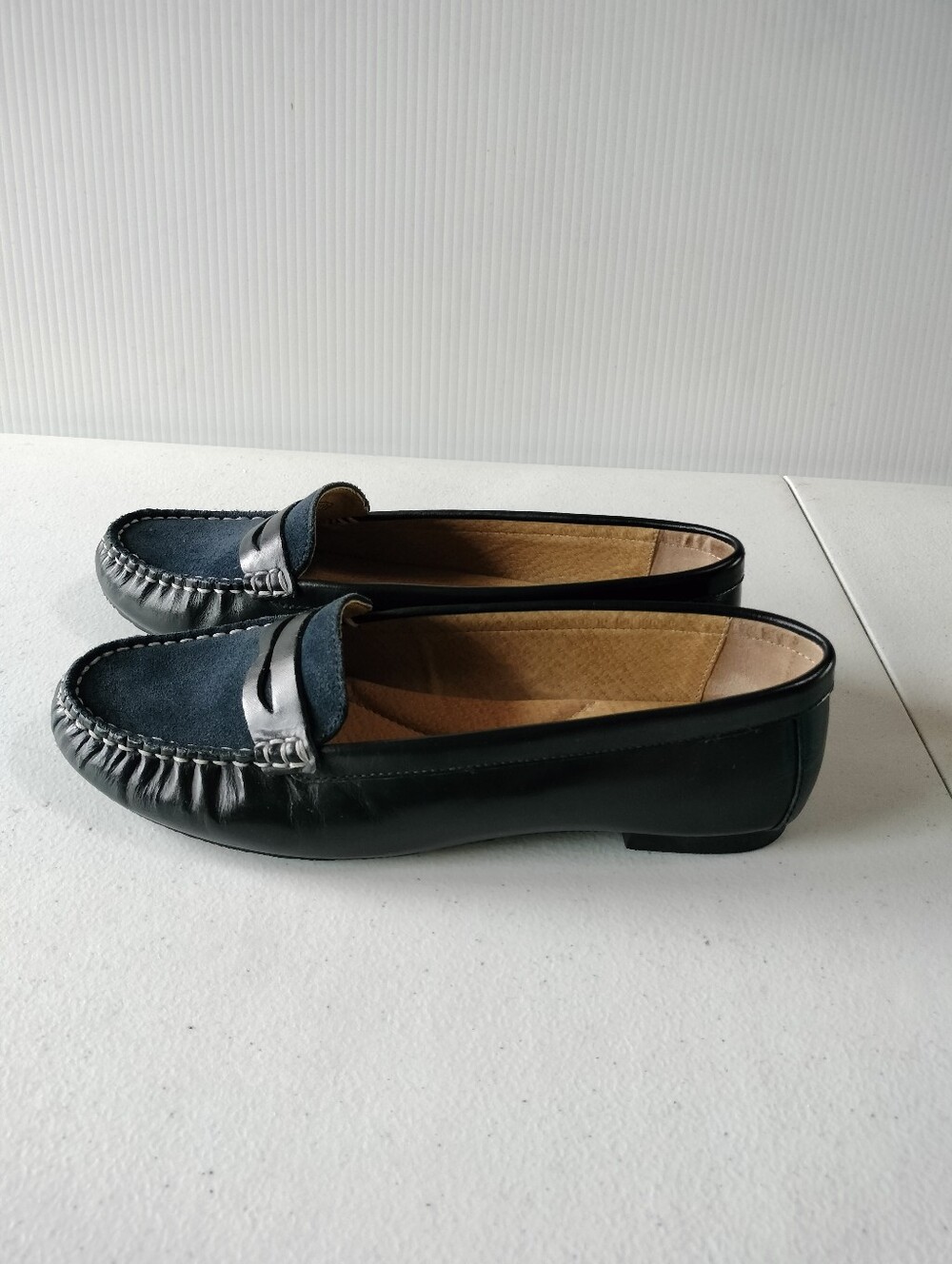 Lands End Blue Suede Black Leather Penny Loafers 9.5 Office Travel Comfort